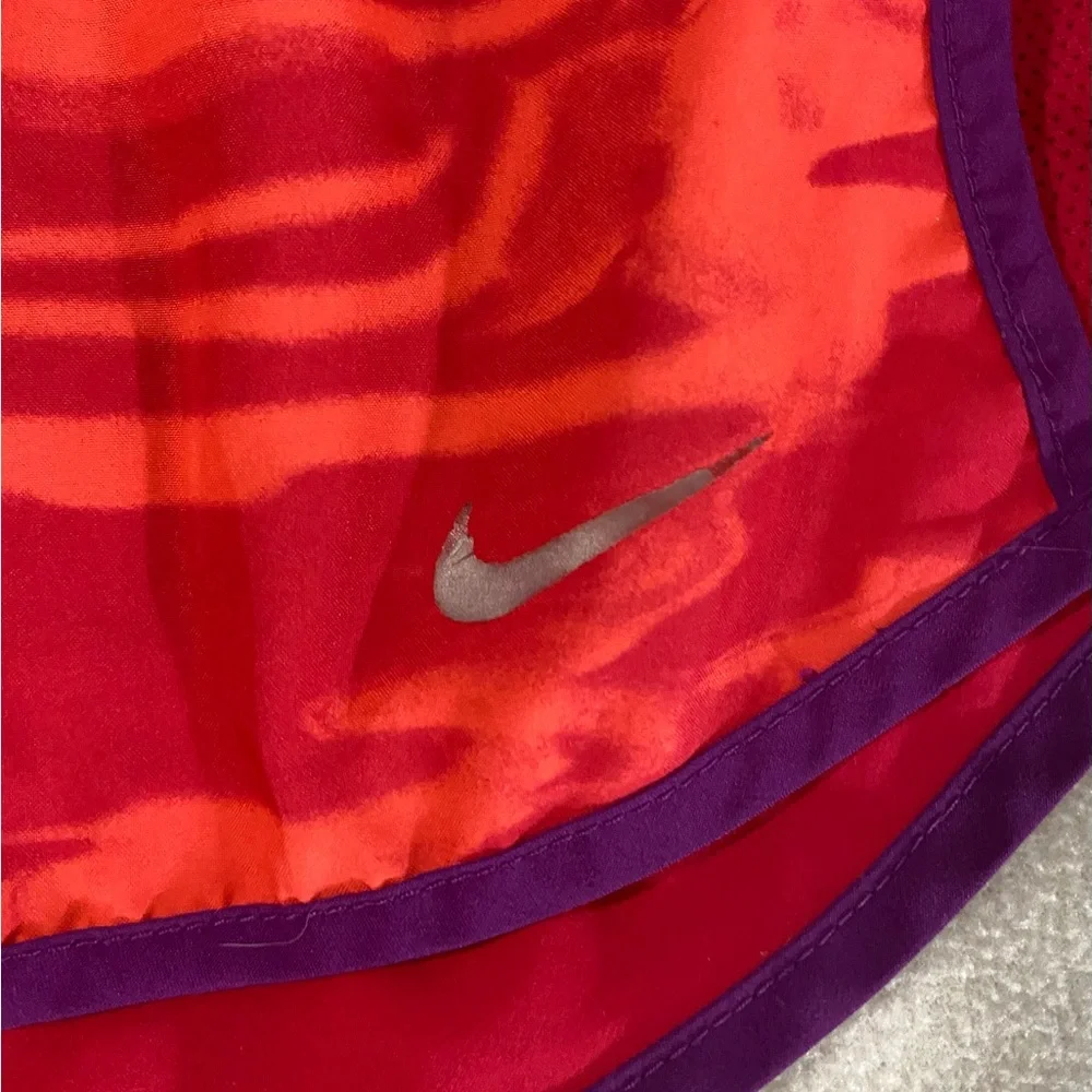 Nike Women's Dri-FIT Tempo Running Shorts Sz M - Picture 2 of 8
